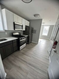 Building Photo - 17 Teaneck Rd