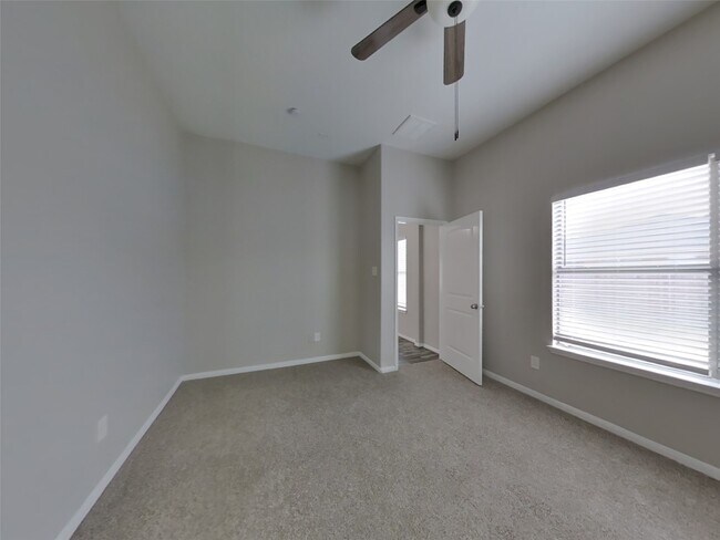 Building Photo - 21451 Sullivan Forest Dr