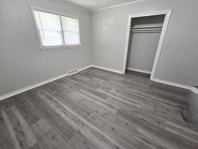 Building Photo - 3/2 with Fenced Yard; In-town and Near an AppalCART