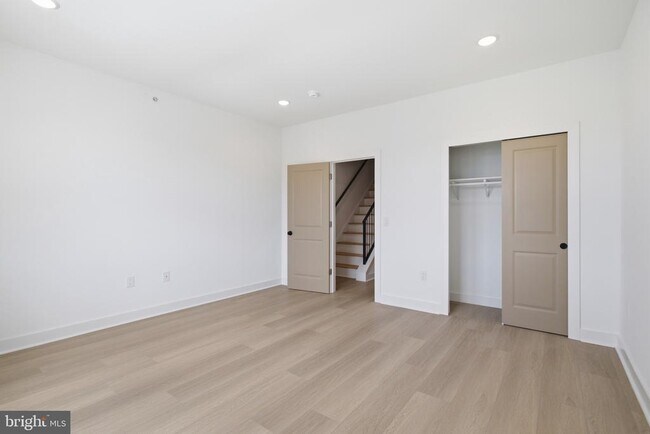 Building Photo - 3931 Fairmount Ave