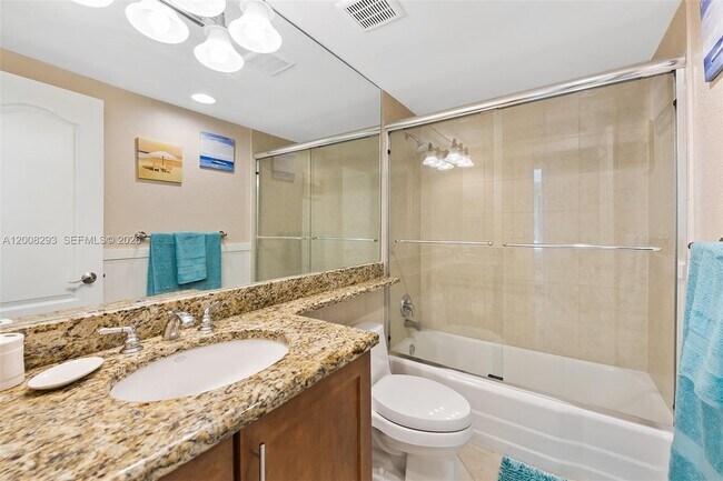 Building Photo - 2900 NE 30th St