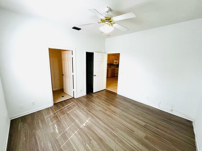 Building Photo - 13801 Yarmouth Dr