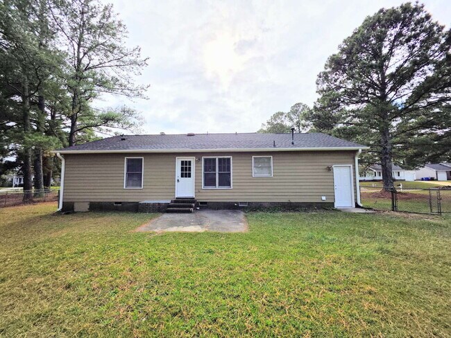 Building Photo - 1179 Butterwood Cir