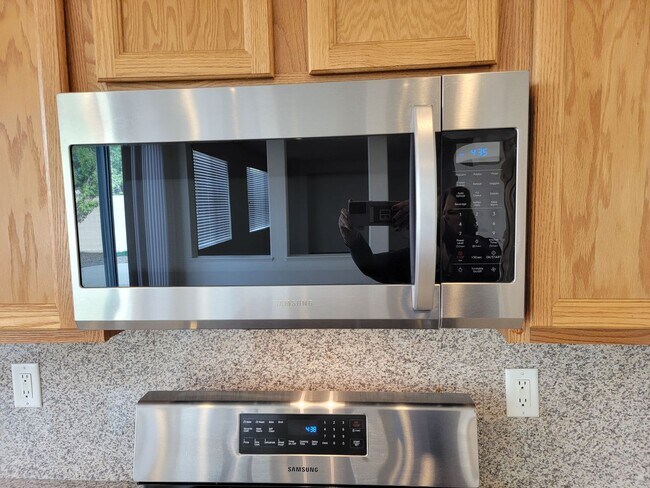 Building Photo - Stunning 3 Bedroom Rental - In Nevada Trails