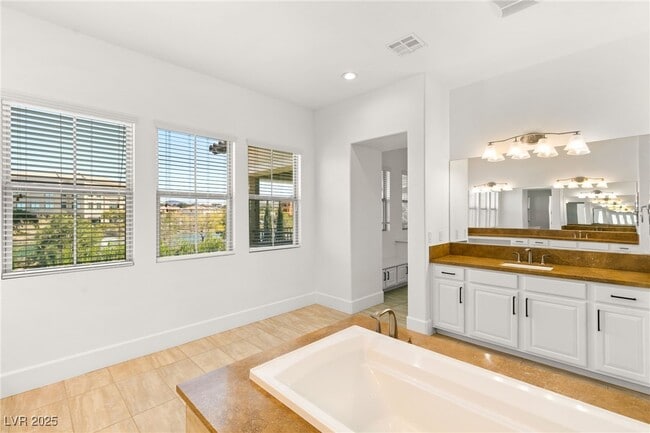 Building Photo - 4039 Villa Rafael Dr