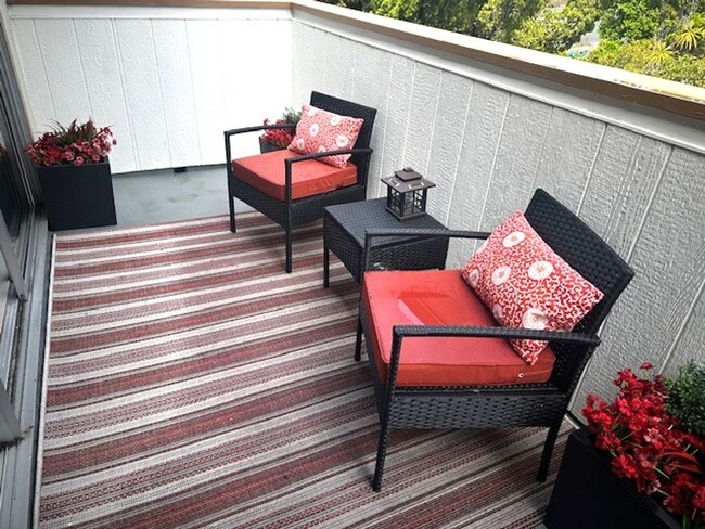 Building Photo - Fully Furnished Greenbrae Condo on Corte M...