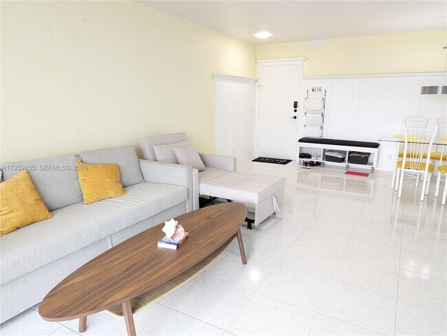 Building Photo - 137 Golden Isles Dr