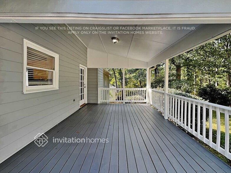 Building Photo - 2461 Sherrie Ln SW