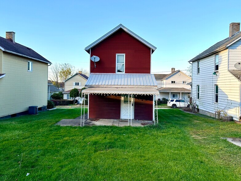 Building Photo - 105 W Chartes St