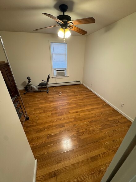 Building Photo - 7 Somers St