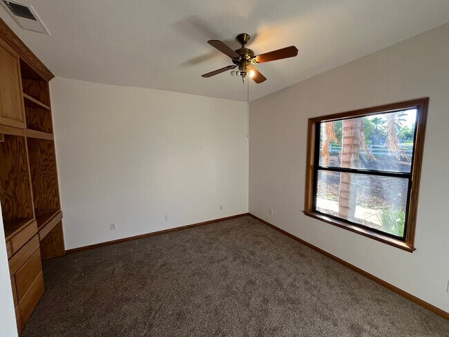 Building Photo - 18655 Oak Ridge Ln
