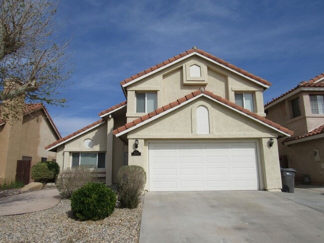 Primary Photo - EAST PALMDALE HOME