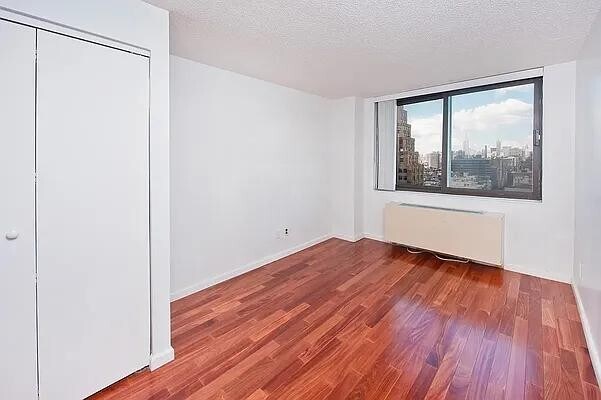 Building Photo - 376 Broadway