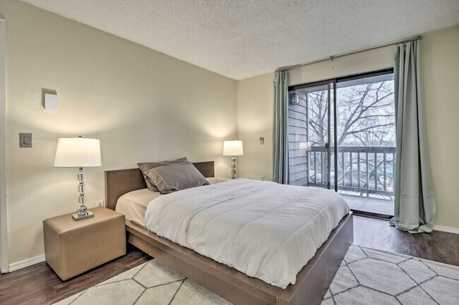 Building Photo - 611 SW 5th Ct