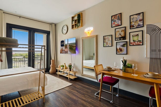 Primary Photo - 9127 Research Blvd