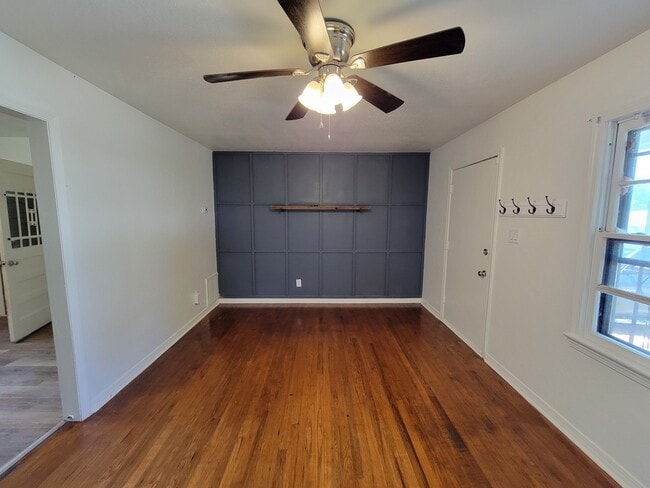 Building Photo - 1108 Hickory Ln