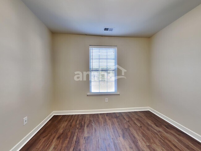 Building Photo - 120 Maywood Drive