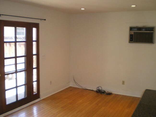 Building Photo - 2BR/1BA Willow Glen Home on Tree Lined Street