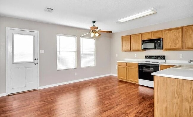 Building Photo - 5640 Ainsdale Dr