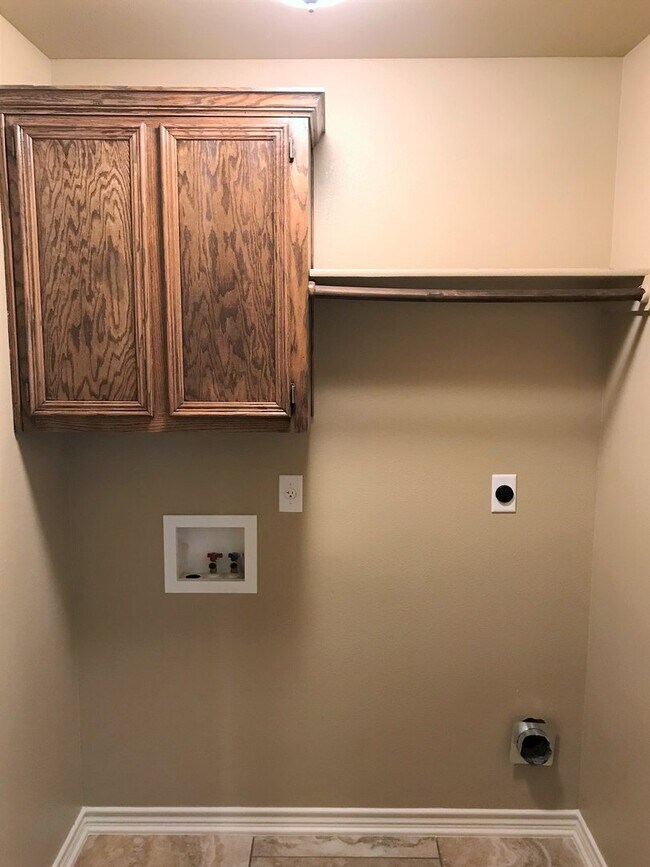 Building Photo - Beautiful 2 bed/2 bath near Fort Hood near Clear Creek in Killeen!