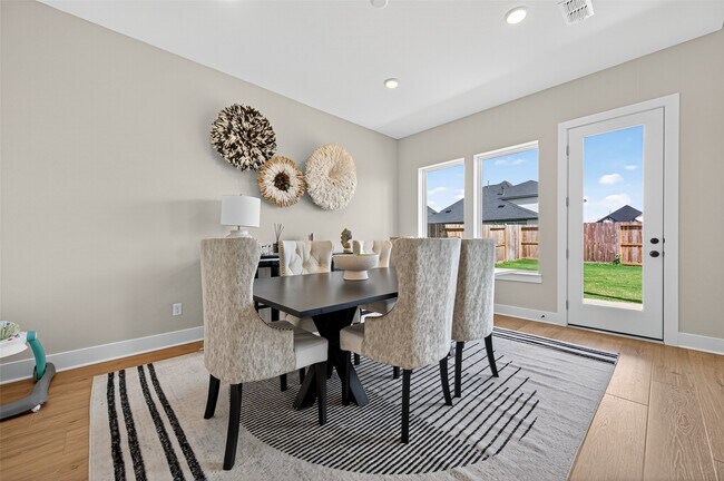 Building Photo - 7727 Pleasant Crst Dr