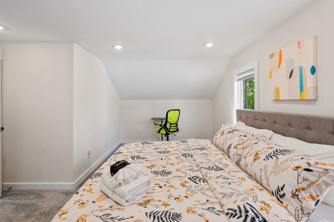 Building Photo - 68 1st St