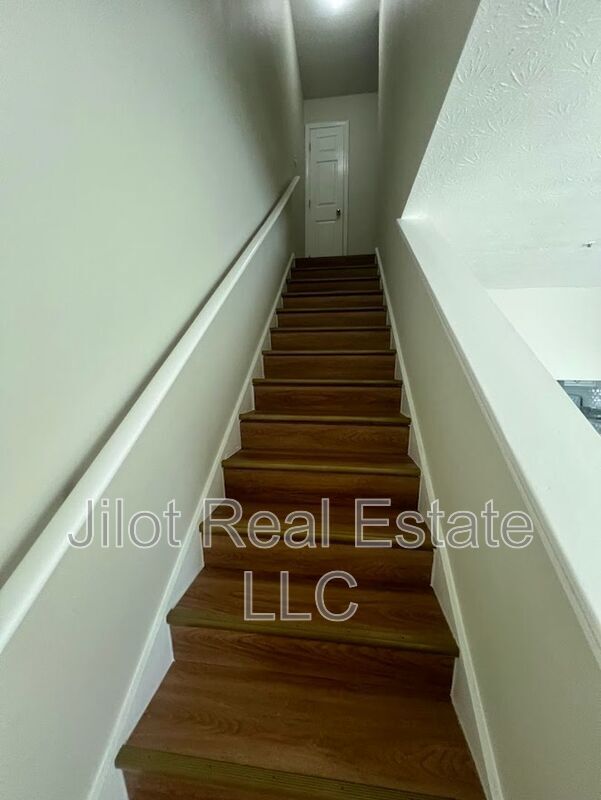 Building Photo - 6690 Chupp Rd