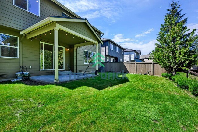 Building Photo - Discover Spacious Comfort: Stunning 5-Bedroom Home with 3.5 Baths in Snoqualmie!