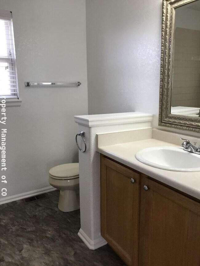 Building Photo - Large 2-story home with 3 bedrooms up plus loft!  Finished basement!
