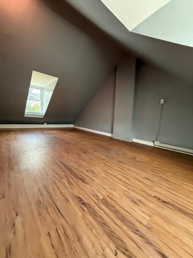 Building Photo - 1242 Muhlenberg St