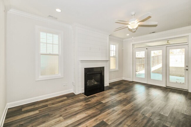 Building Photo - Beautiful 4 bedroom home in Wilmington