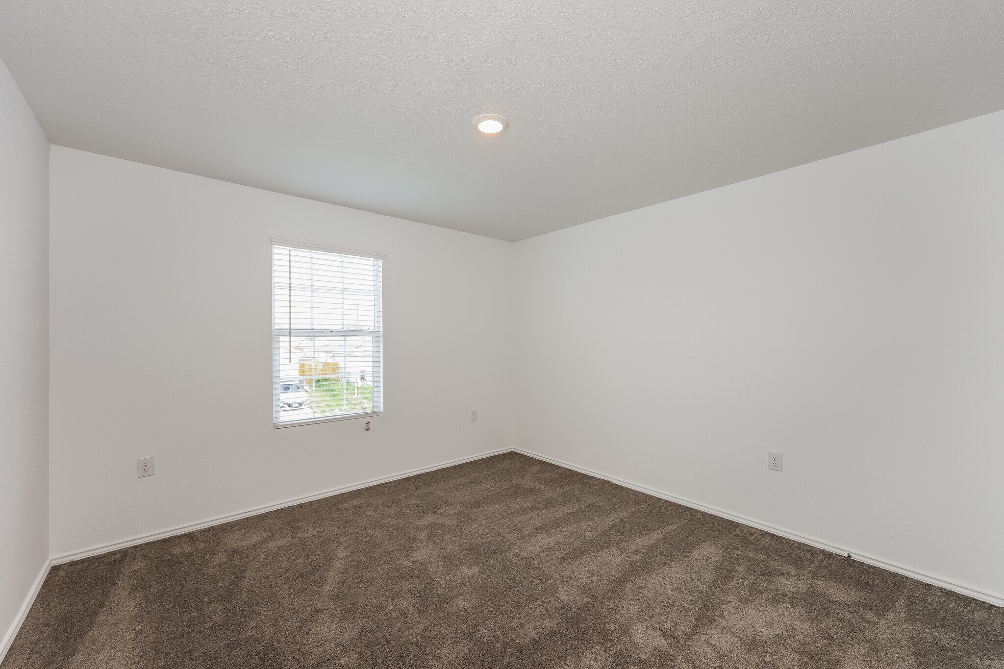 Building Photo - 12110 Zoeller Cor