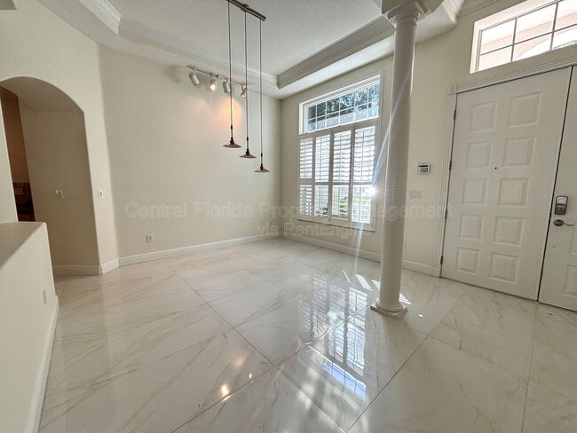 Building Photo - 381 E Sandpiper St