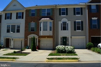 Building Photo - 2518 James Maury Dr