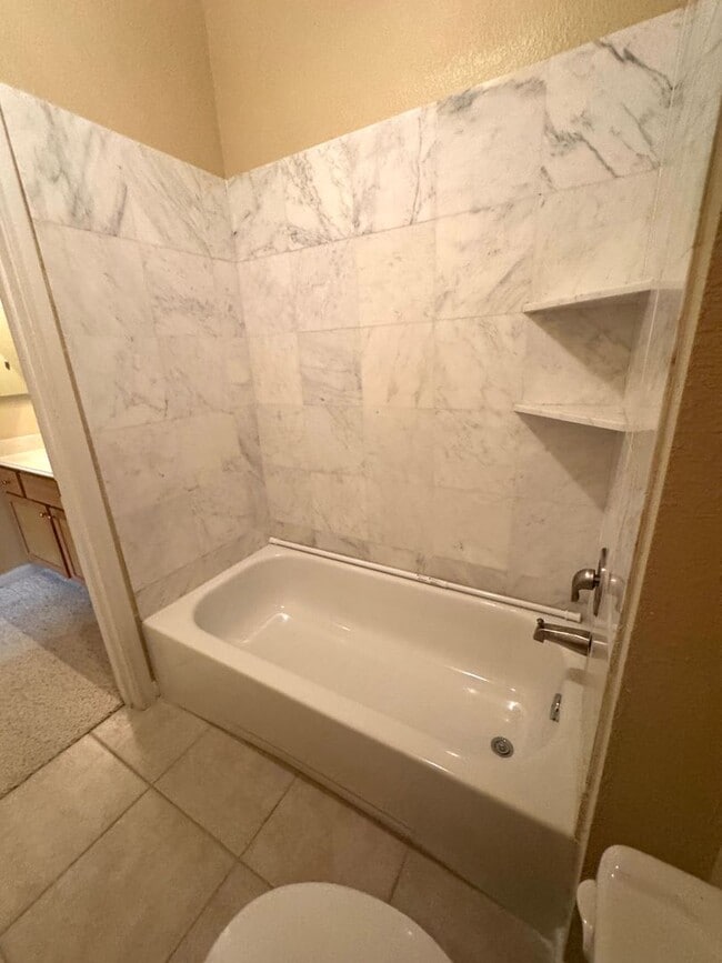 Building Photo - GREAT LOCATION NEAR MEDICAL & USAA | 3 BED...