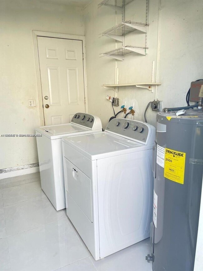 Building Photo - 17220 SW 93rd Ave