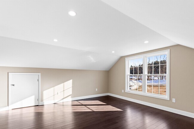 Building Photo - 6 Latchkey Ln