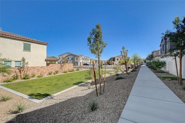 Building Photo - 206 Callen Falls Ave