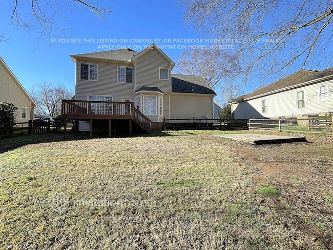 Building Photo - 17400 Cambridge Grove Dr