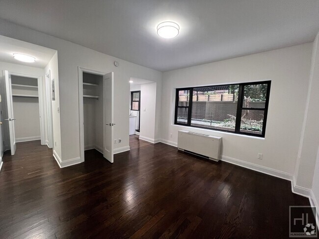 Building Photo - 405 E 56th St