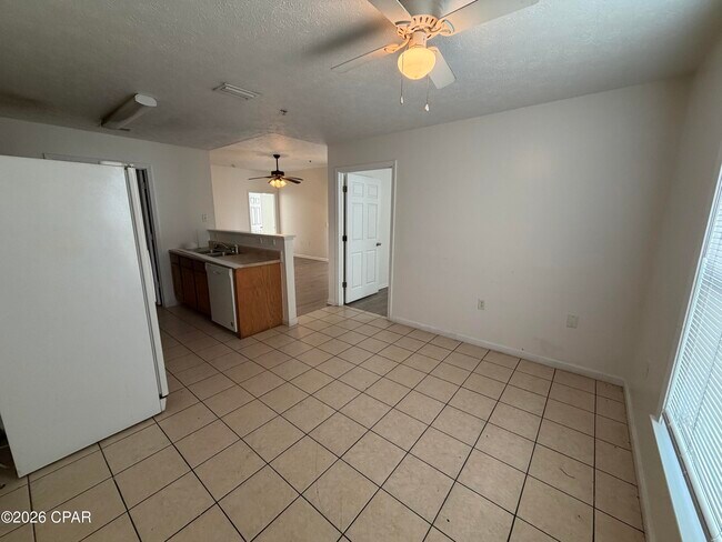 Building Photo - 9117 Laird St