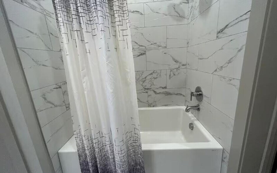 Building Photo - 3158 Stillhouse Creek Dr