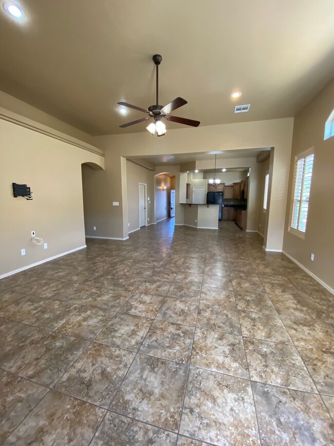 Building Photo - Gorgeous Home, New Carpet & Great Location!