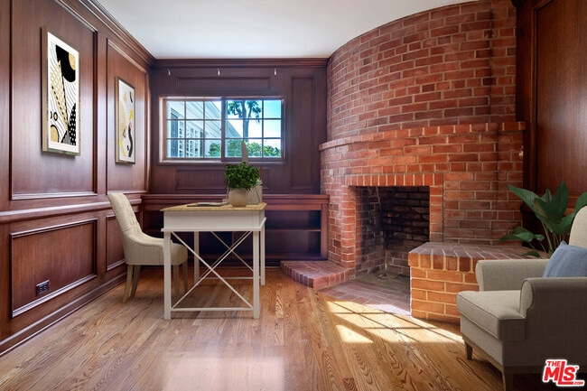 Building Photo - 360 Alma Real Dr