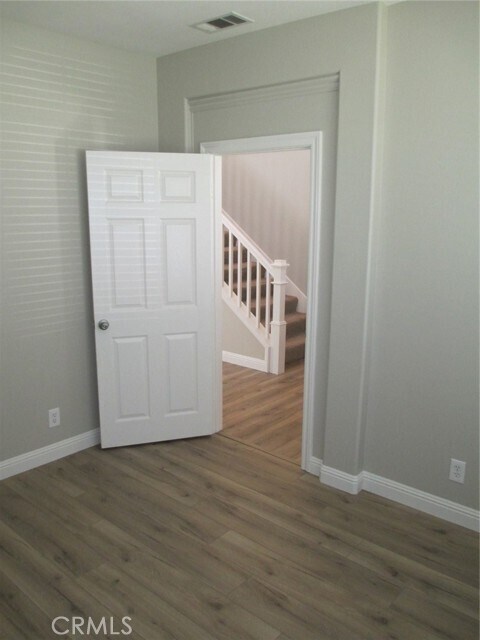 Building Photo - 41201 Crooked Stick Dr
