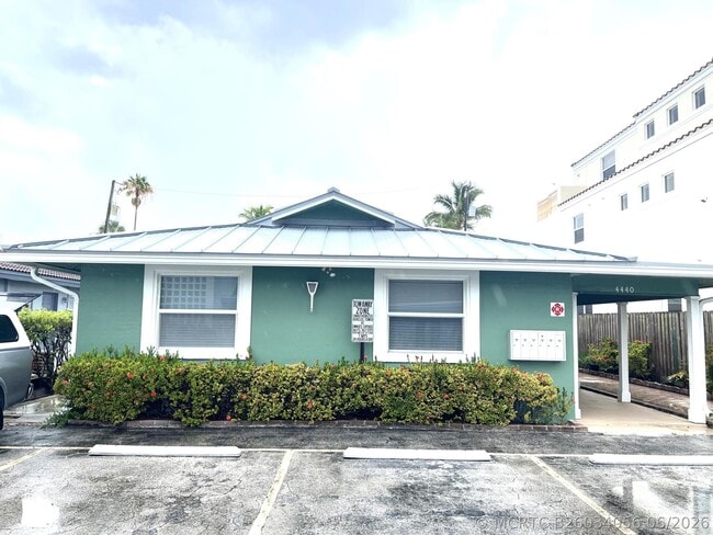 Building Photo - 4440 Bougainvilla Dr