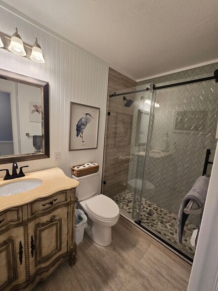 Building Photo - 32 S Forest Beach Dr