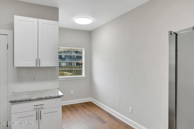 Building Photo - 2578 Haldumar Terrace