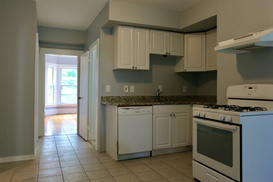 Building Photo - 163 Trenton St