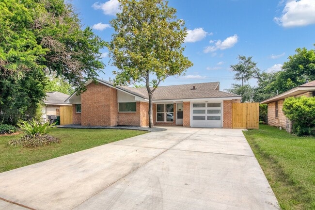 Primary Photo - 1703 Ansbury Dr